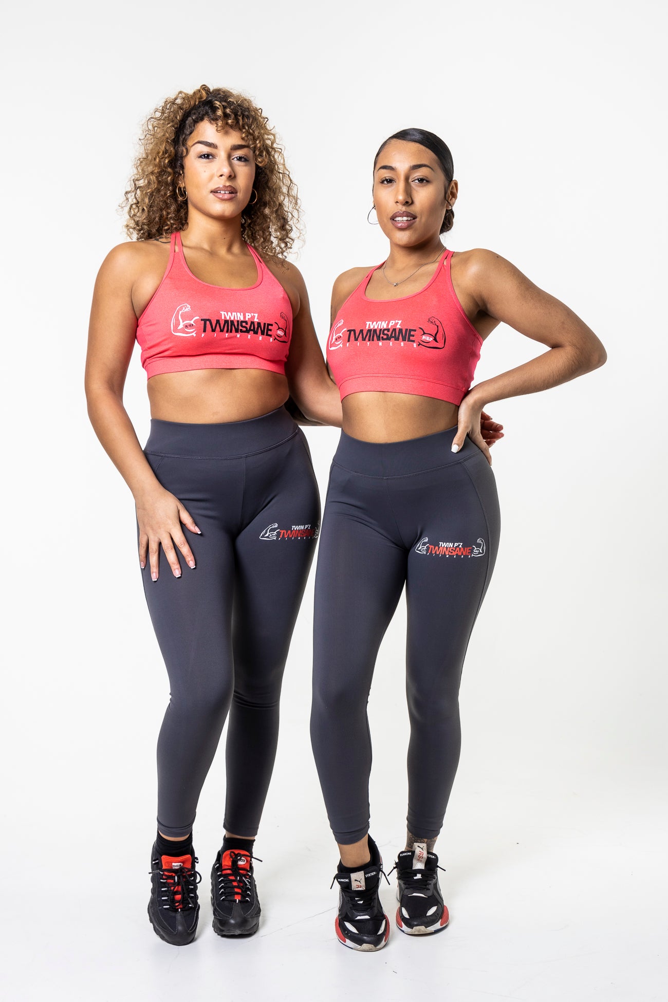 Train Twinsane Sports Bra (Black)